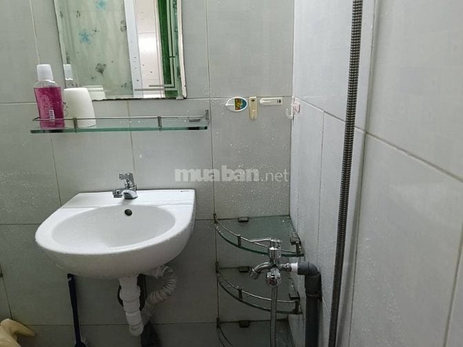 Giá 5tr / tháng, cọc 1 tháng.  Liện hệ chính chủ. 0933954377  Cần cho 
