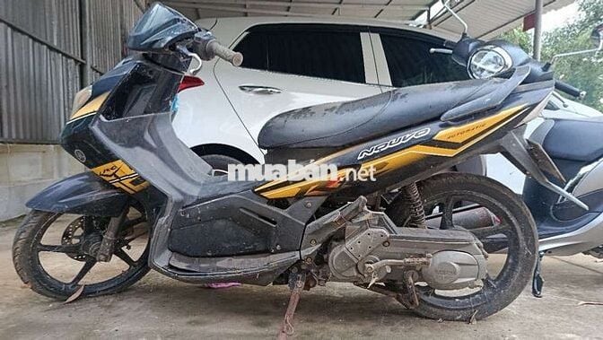 Yamaha Nouvo Thể thao Đen vàng