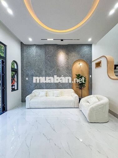 Nhà 1 trệt 1 lầu giá 1ty950 ngay Vòng xoay Tân Hiệp
