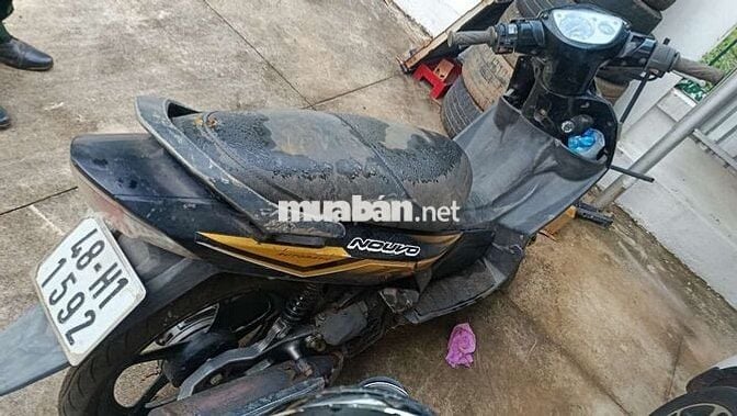 Yamaha Nouvo Thể thao Đen vàng