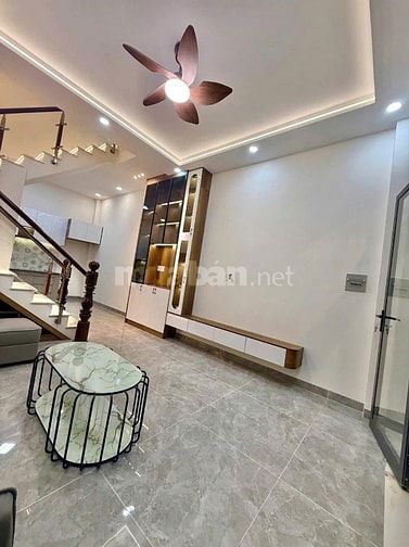 Cho thuê nhà nguyên căn đường số 8 gò vấp , 1 trệt 3 lầu 4 pn, giá 18 