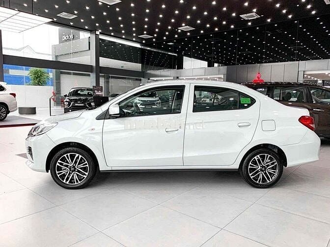 Mitsubishi Attrage 2024 Trắng 5 chỗ