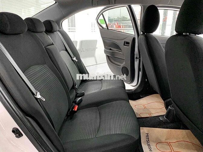 Mitsubishi Attrage 2024 Trắng 5 chỗ