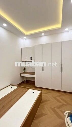 Nhà 1 trệt 1 lầu ngay trung tâm TP Tân Uyên, Sổ Riêng, sát chợ