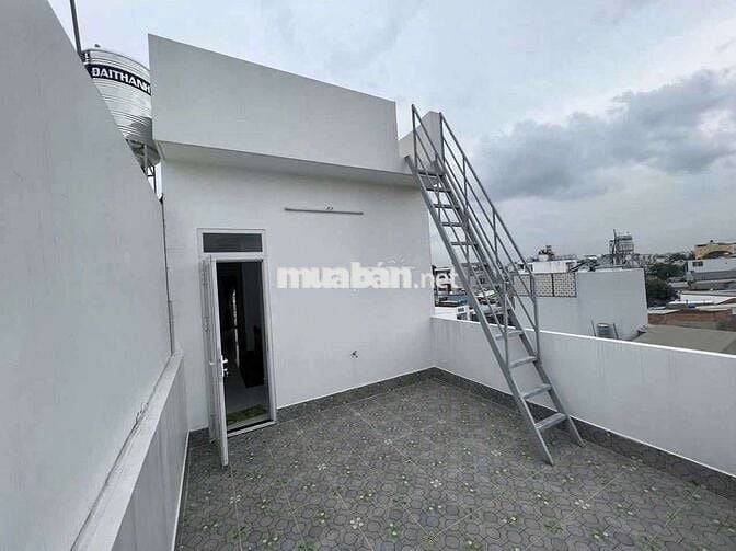 Nhà Mặt Tiền 4x23 3lầu 5pn 6wc sân thượng