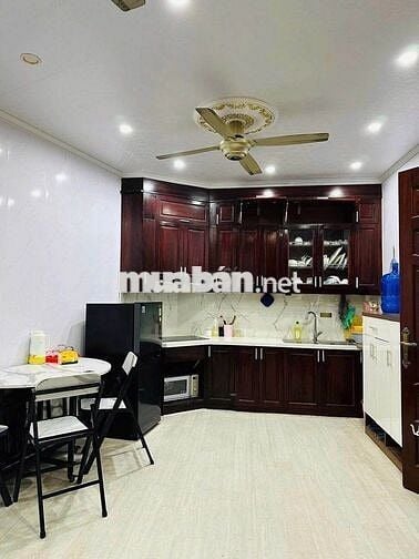 Cho thuê nhà Bát Khối, Ô tô đỗ, 3PN, Full nội thất, Giá 8tr
