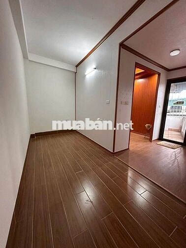 Cho thuê nhà Bát Khối, Ô tô đỗ, 3PN, Full nội thất, Giá 8tr