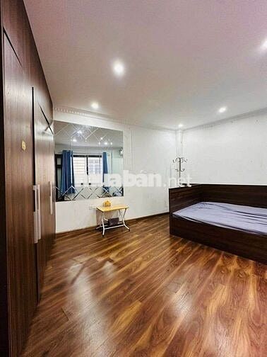 Cho thuê nhà Bát Khối, Ô tô đỗ, 3PN, Full nội thất, Giá 8tr