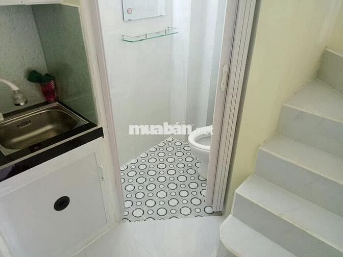 Cho thuê nhà 2 lầu 3PN, 2WC, 2 máy lạnh, giá 8,5tr/ tháng