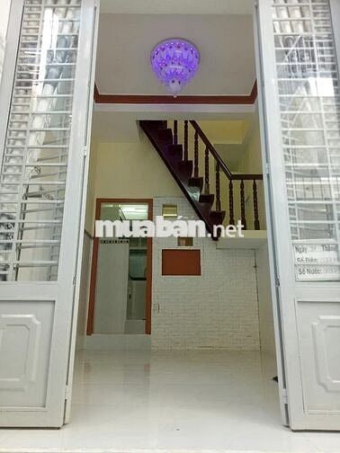 Cho thuê nhà 2 lầu 3PN, 2WC, 2 máy lạnh, giá 8,5tr/ tháng