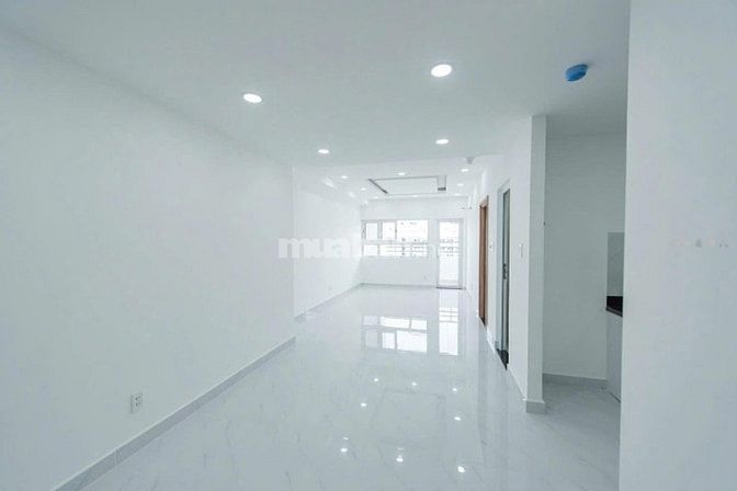 Cho thuê căn hộ 3p ngủ C/c Âu cơ,Đường Âu cơ- Phú Thọ Hòa giá 10,5tr