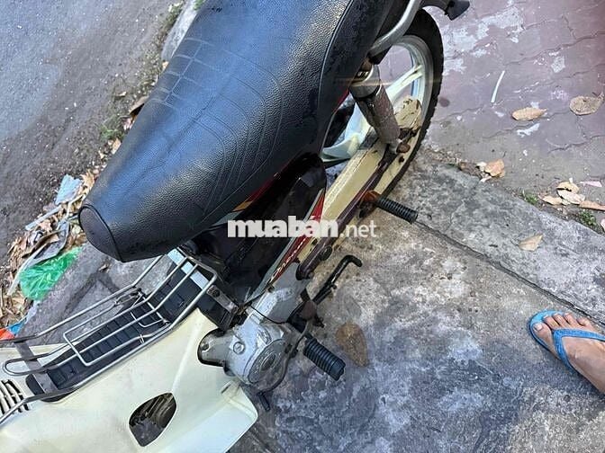 Honda Dream Trắng, Đen Xăng