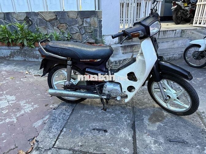 Honda Dream Trắng, Đen Xăng