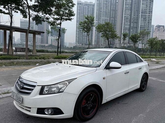 Chevrolet Lacetti CDX Trắng 5 chỗ