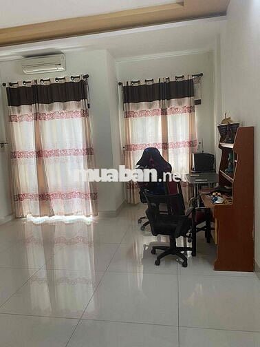 Cho thuê nhà 4 tầng full nội thất mặt tiền Ỷ Lan Nguyên Phi