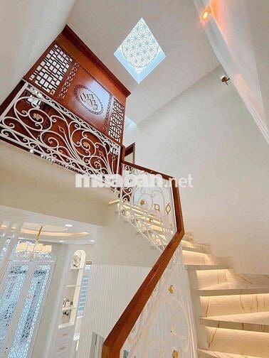 Bán Nhà Q7 Tân Thuận Tây 58m² - Ngang 9m Đẹp Hiếm, 4PN Full Nội Thất -