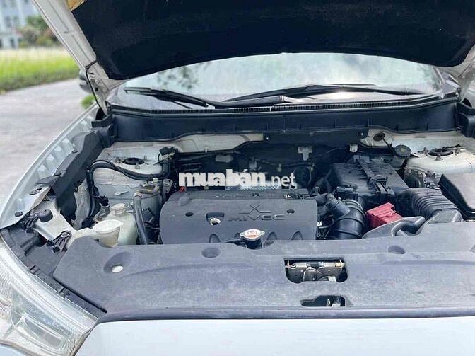 Mitsubishi Outlander 2.0 Sport GLS Trắng