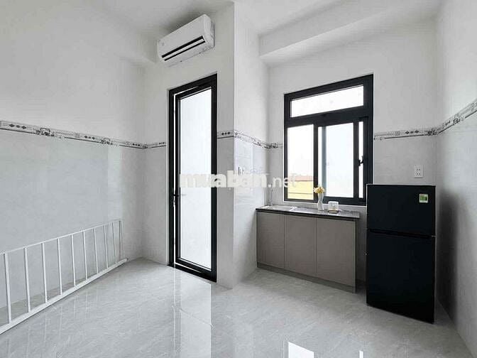 Phòng bancol gác rộng 25m2 gần Dương Quảng Hàm