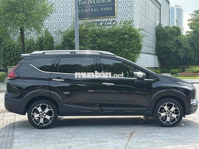 Mitsubishi Xpander Cross 2021 Đen 8 vạn km
