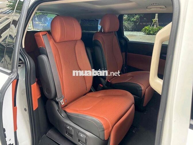 Kia Carnival Signature 2.2D 2023 Trắng 6 vạn