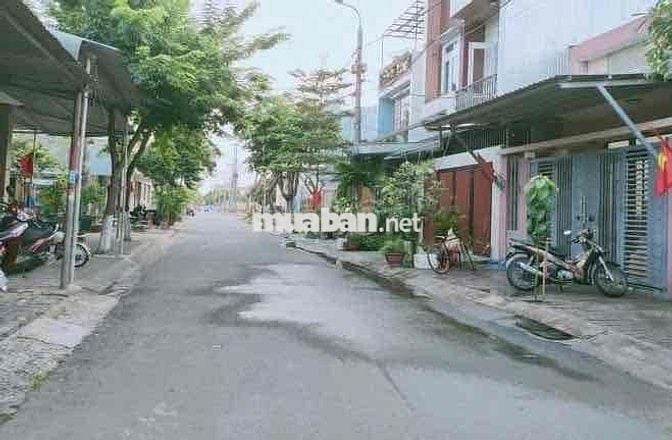 Cho thuê kho 200m2 MT đường 7m5 Hòa Xuân