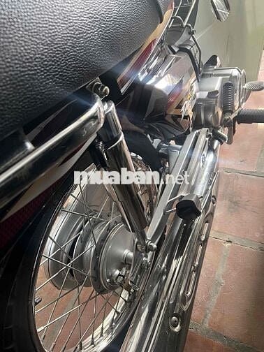 Honda Super Dream Trắng, Đỏ đô