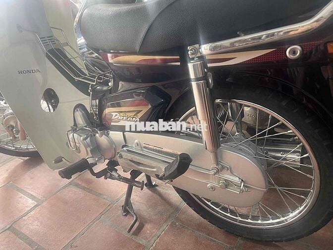 Honda Super Dream Trắng, Đỏ đô