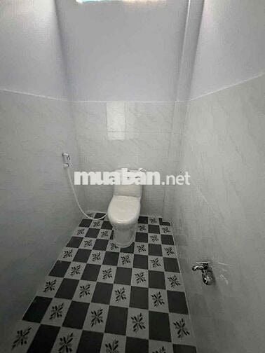 Cho thuê kho đường Đặng Thuỳ Trâm, p13, BT. DT 130m2. Giá 14tr/th