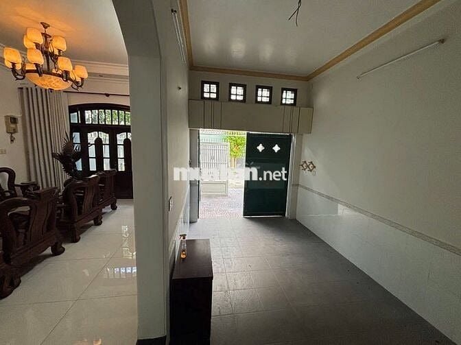 Cho thuê biệt thự khu bên sông hiệp bình Chánh, Thủ Đức,120m2 giá 30Tr