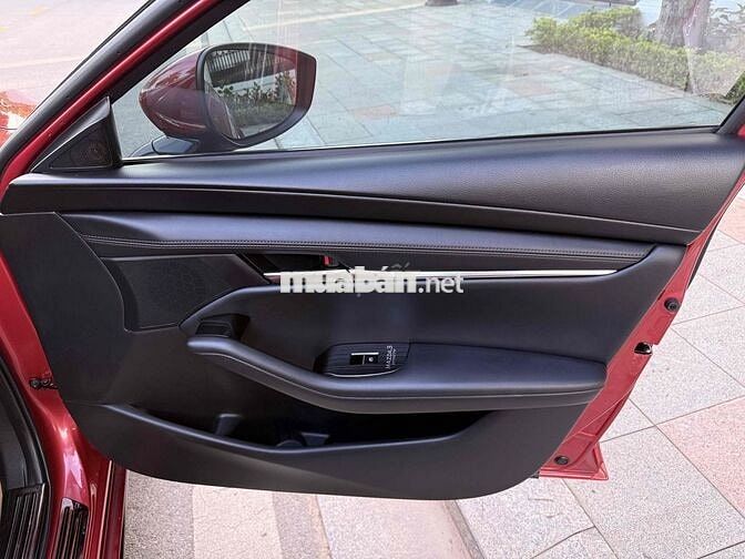 Mazda 3 Luxury 2023 Đỏ Pha Lê Lướt 2.3v km