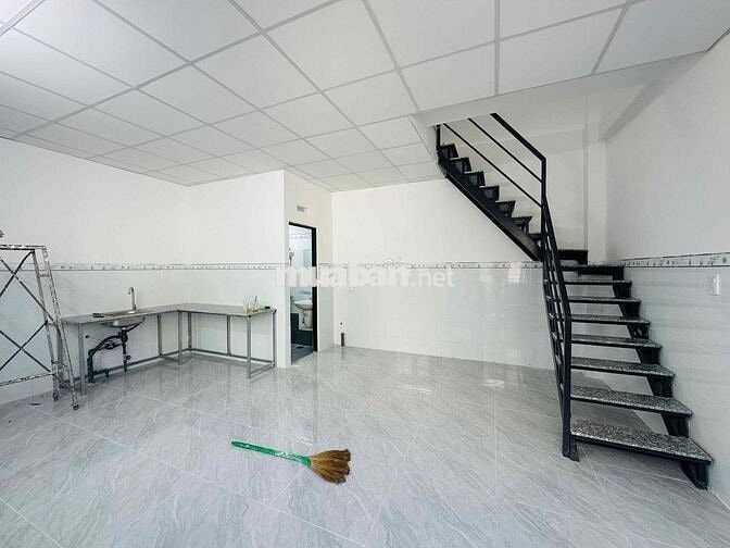 NHÀ MỚI XÂY 100%_ Trệt Lầu _ 2PN _ Hẻm Xe Tải _ Sẵn 2 Máy lanh