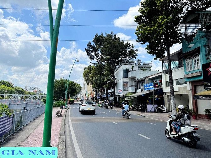 BÁN NHÀ MẶT TIỀN KINH DOANH : 1071 HOÀNG SA - P. 11 - Q. 3 - TPHCM