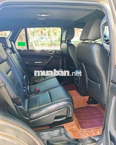 Ford Everest Titanium 7 chỗ Máy dầu Nâu