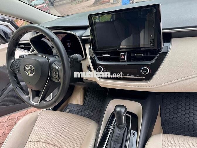 Toyota Altis 1.8V 2023 Trắng siêu đẹp