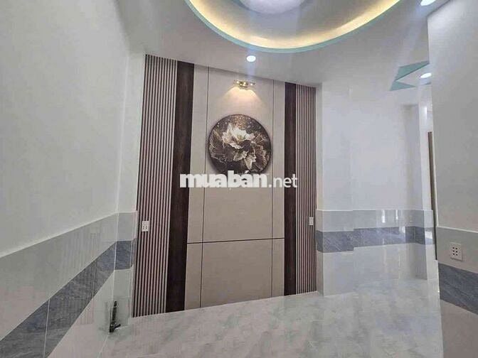 Bán nhà lô góc Lương Văn Can, 3 tầng, hẻm 6m thông, SHR, chỉ 3,x tỷ