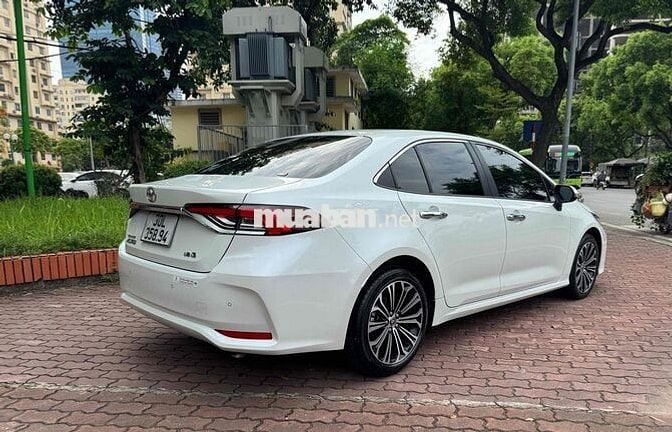 Toyota Altis 1.8V 2023 Trắng siêu đẹp