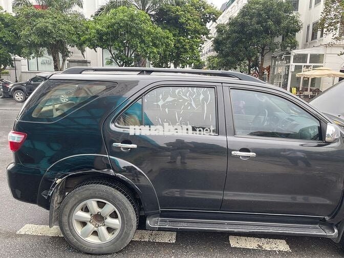 Toyota Fortuner 2009 Đen 7 chỗ cũ