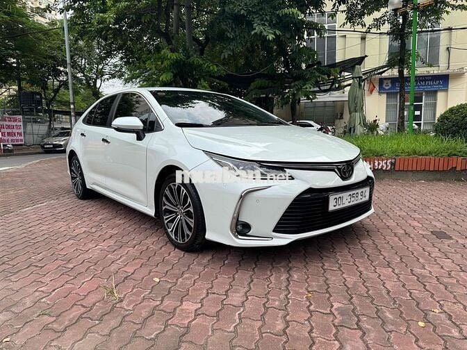 Toyota Altis 1.8V 2023 Trắng siêu đẹp