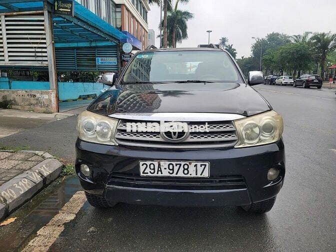 Toyota Fortuner 2009 Đen 7 chỗ cũ