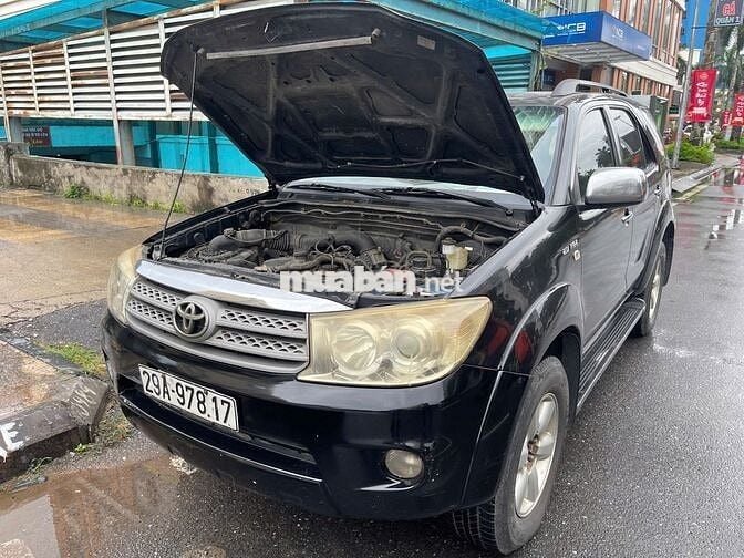Toyota Fortuner 2009 Đen 7 chỗ cũ