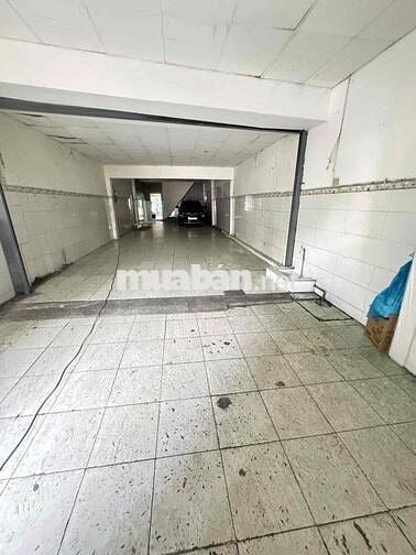 mặt 5x20 và 1 lầu trống suốt vẽ hè rộng ngay phạm hùng Q8