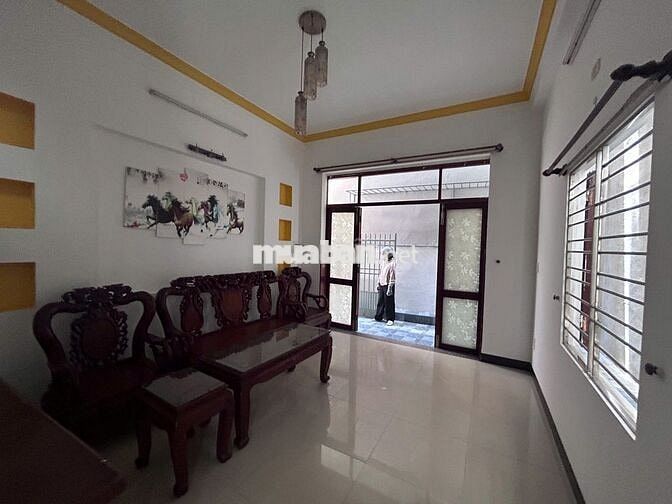 CHO THUÊ NHÀ KIỆT NÚI THÀNH GẦN TRƯỜNG ĐH KIẾN TRÚC - 3PN GIÁ 10TR