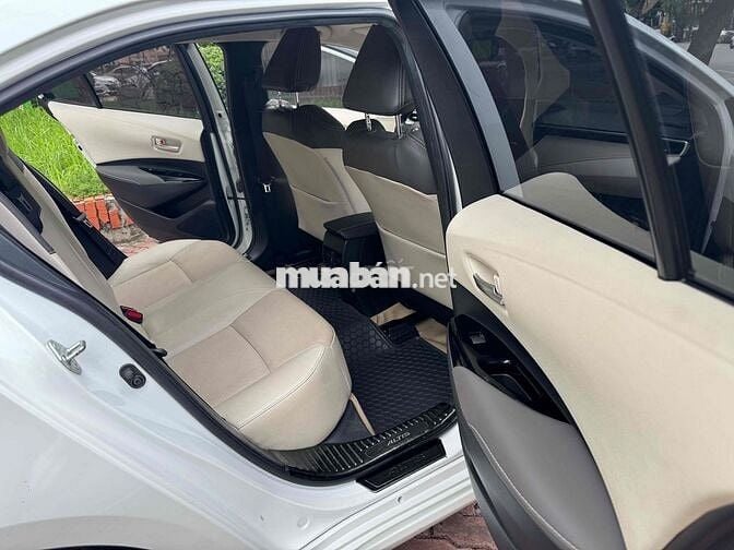 Toyota Altis 1.8V 2023 Trắng siêu đẹp