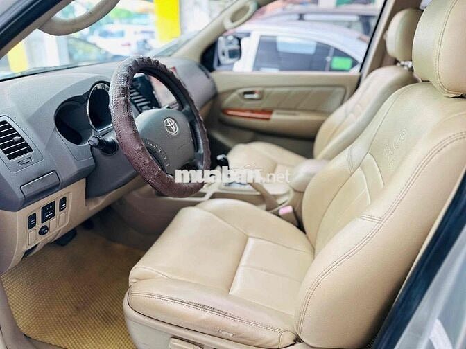 Toyota Fortuner 2010 Bạc Tự động