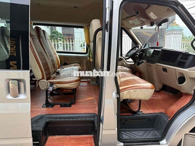 Xe khách Ford Transit 16 chỗ Bạc