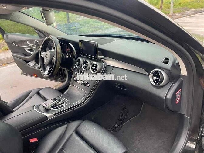 Mercedes-Benz C200 2017 Đen Tự động 9 cấp