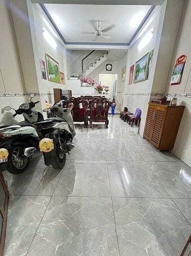 MẶT TIỀN KINH DOANH HIẾM + CÓ SẴN 4 PHÒNG CHO THUÊ, VỊ TRÍ ĐƯỜNG SỐ 20