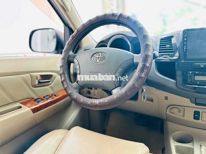 Toyota Fortuner 2010 Bạc Tự động