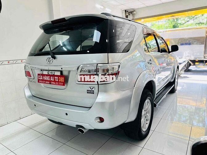 Toyota Fortuner 2010 Bạc Tự động