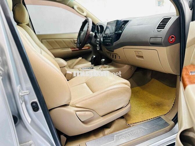 Toyota Fortuner 2010 Bạc Tự động